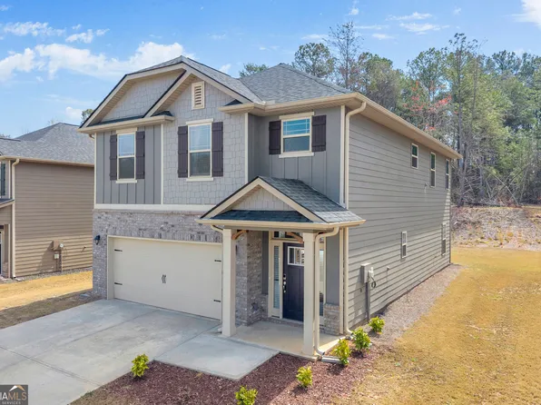 304 Magnolia Villas Dr, Cornelia, GA 30531