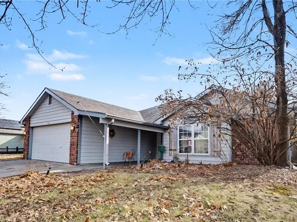 724 North St, Lawrence, KS 66044