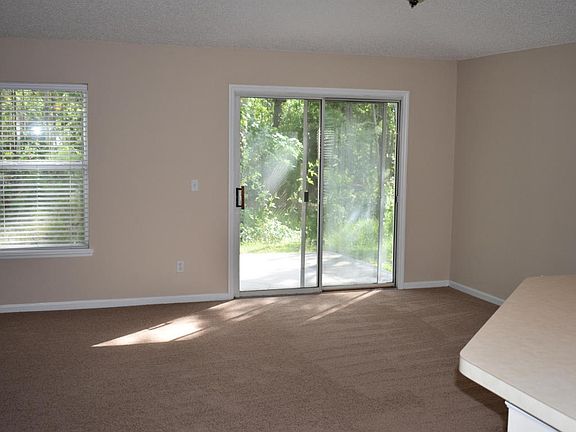 5th image of 161 Southlake Dr