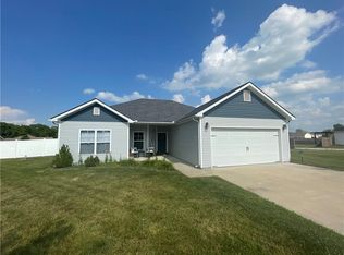 383 SE 971st, Knob Noster, MO 65336