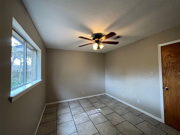 4th image of 3924 Wickersham St #3924