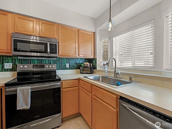 3rd image of 459 Queen Avenue NE #303