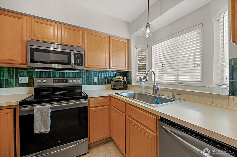3rd image of 459 Queen Avenue NE #303