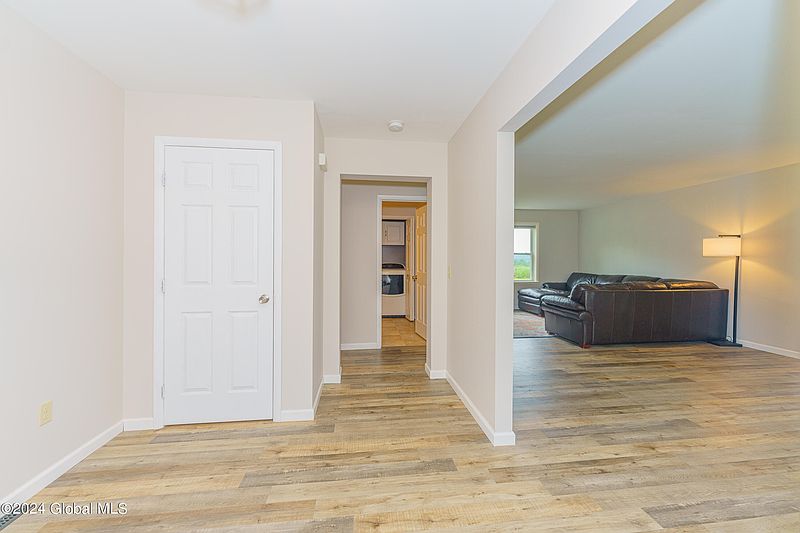 4th image of 599 Mineral Springs Road