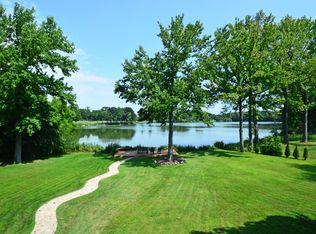 19 Lake Rd, Great Neck, NY 11020