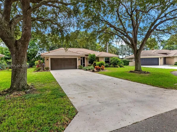 6554 NW 45th Way, Coconut Creek, FL 33073