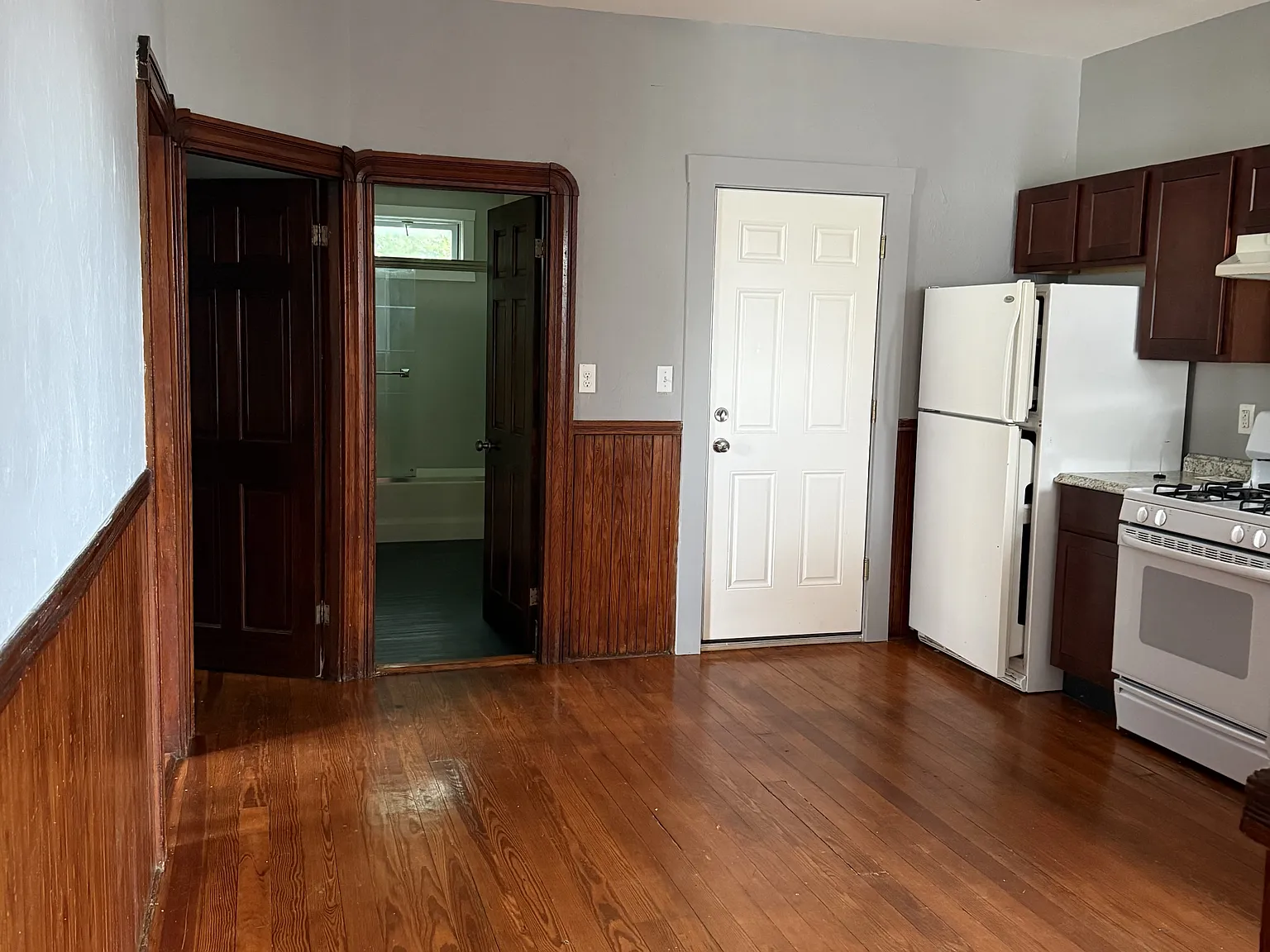 206 Belleville Road New Bedford - 3 — Photo 2