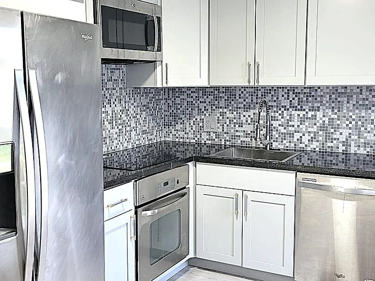 2506 Washington St — Photo 7