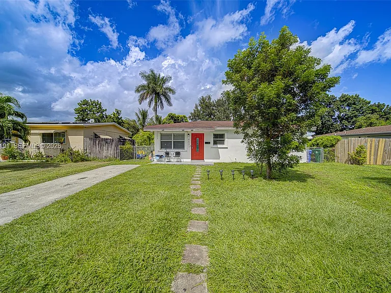 6433 SW 25th St — Photo 2