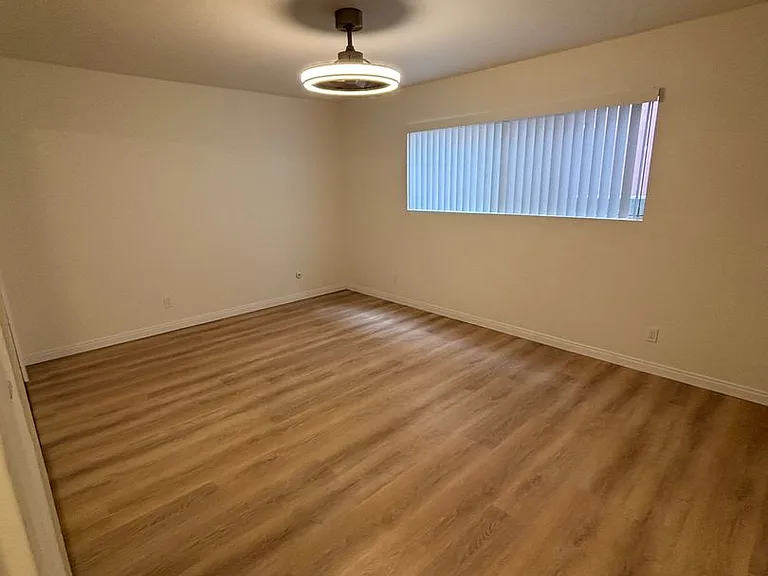 414 N Columbus Ave — Photo 10