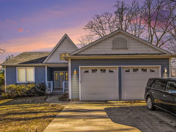 58215 W Clear Lake Rd, Three Rivers, MI 49093
