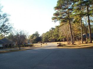 77 Summertree Pl, Hattiesburg, MS 39402