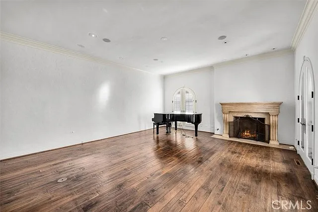 1500 N The Strand — Photo 26