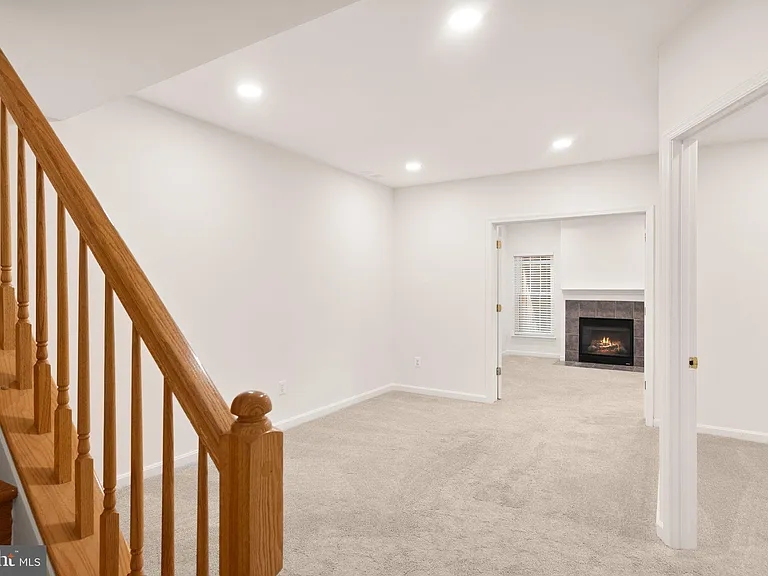 42685 Rolling Rock Sq — Photo 38