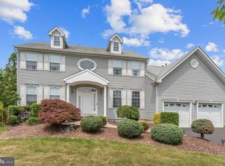5 Carriage Ct, East Windsor, NJ 08520