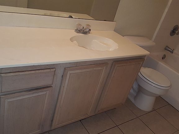 5th image of 904 Waterview Dr