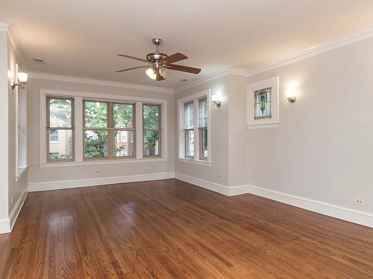 5749 N Artesian Ave #2 — Photo 3