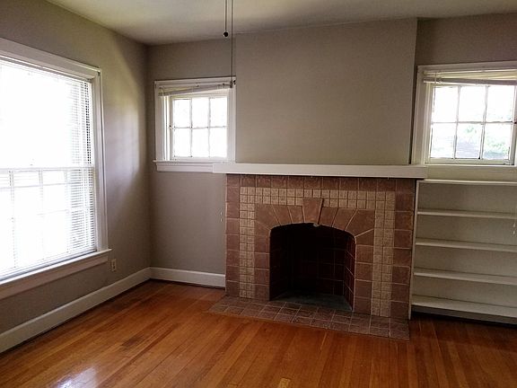 2nd image of 613-615 Baldwin Ave