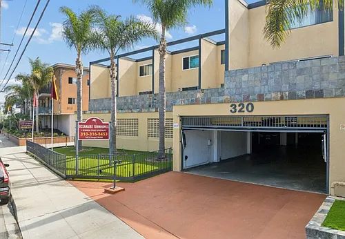 Oceanaire Townhomes Photo 1