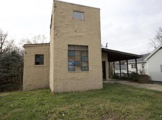 660 A St, Charleston, IL 61920