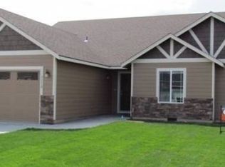 1025 Sunny Brooke Ln, Chelan, WA 98816