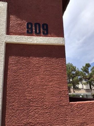 1st image of 909 Desert Oak Ct #X