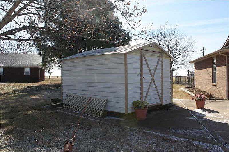 2nd image of 1117 Jennifer Ln