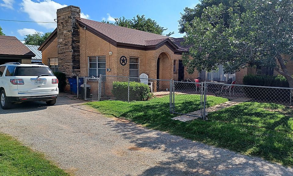 1st image of 919 Birdy St