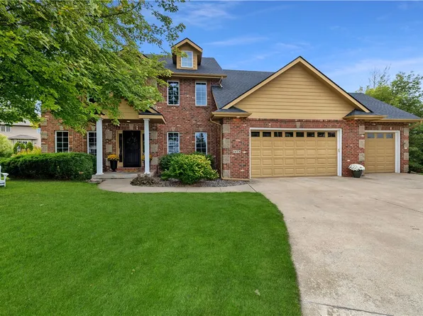 2818 148th St, Urbandale, IA 50323