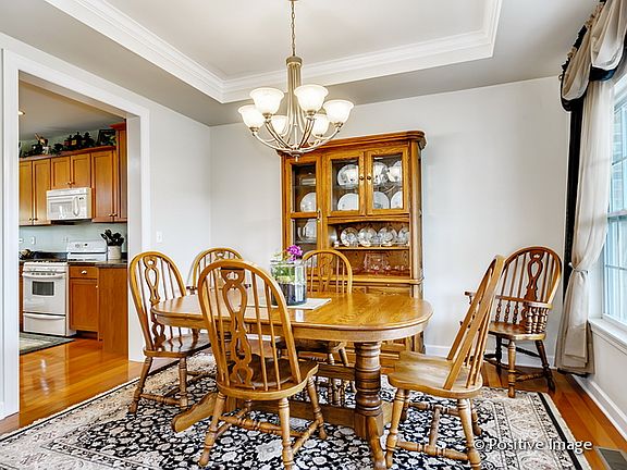 4th image of 464 Bennett Dr