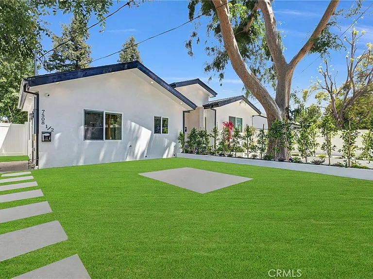 7508 1/2 Claire Ave — Photo 1
