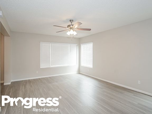 4th image of 1514 Spreading Oak Dr