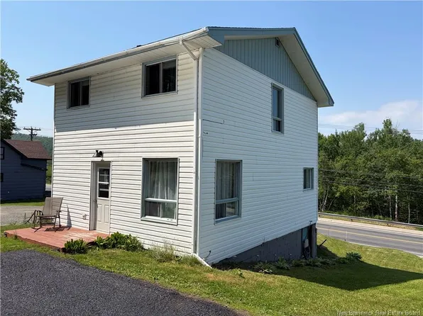 345 Renfrew St, Dalhousie, NB E8C 2J4