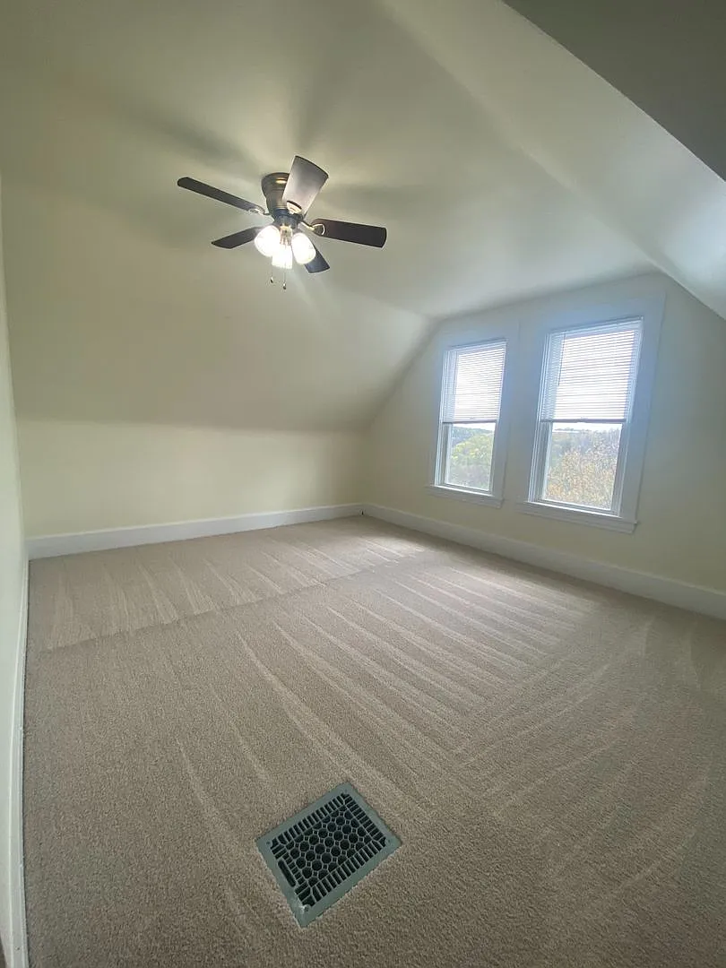 2515 Spring St photo 1
