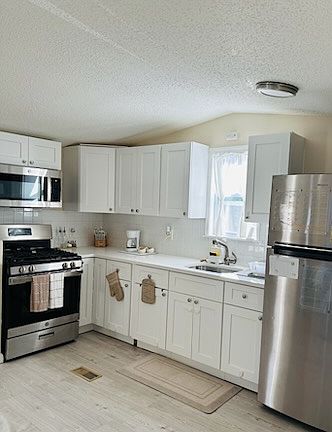 5th image of 12 N Liberty Dr APT 9