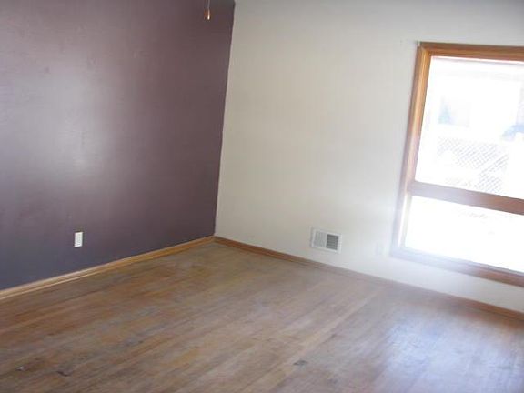 3rd image of 4507 Cleveland Ave