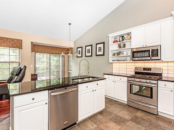 3rd image of 5697 Le Blanc Ave