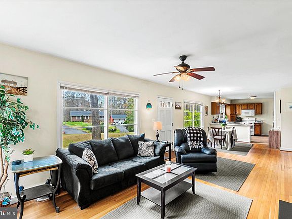 5th image of 10809 Rollingwood Dr