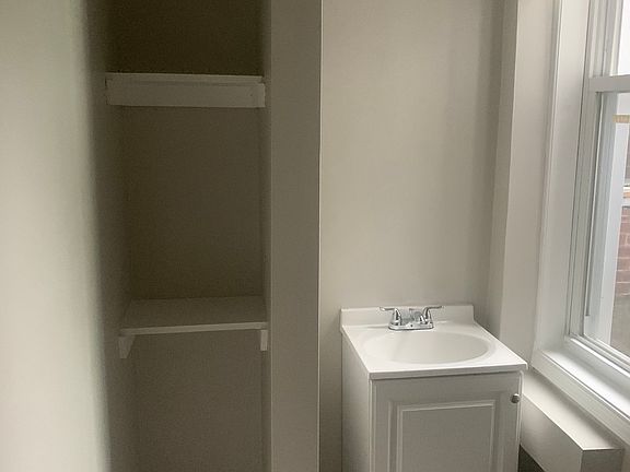 4th image of 2321 W Atlantic St Unit C