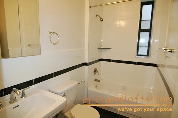 Rented by aptsandlofts.com | media 22