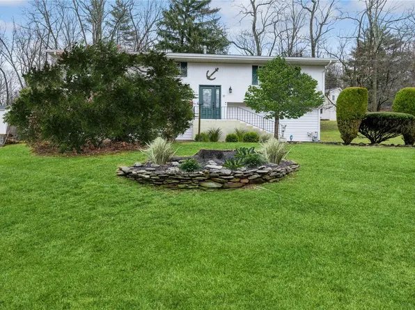 10 Tena Place, Clarkstown, NY 10989