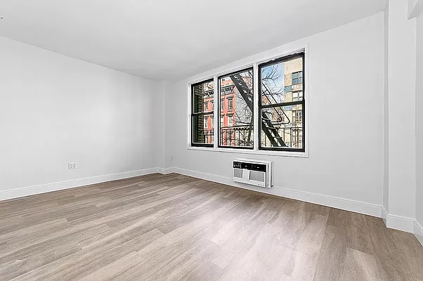 Rented by MNS | media 10