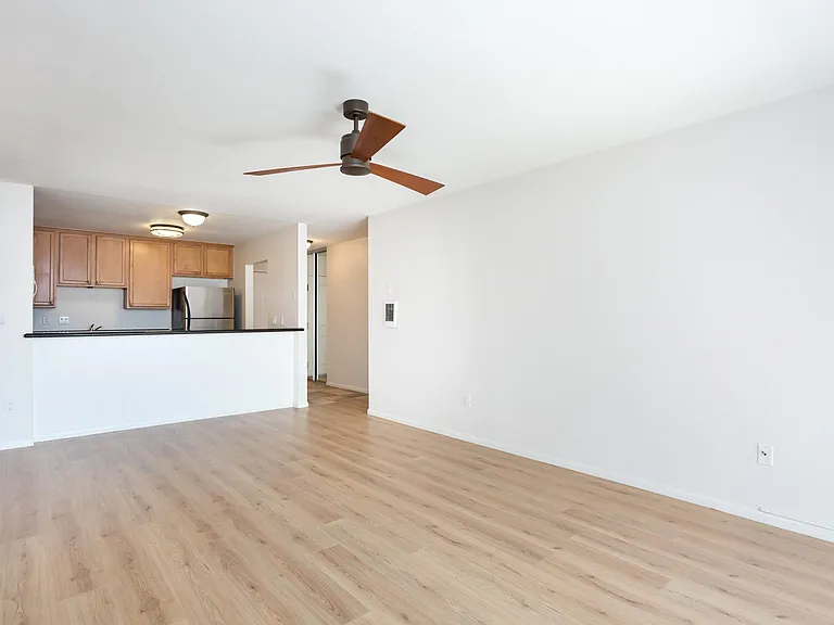 3030 Suncrest Dr #409 — Photo 7