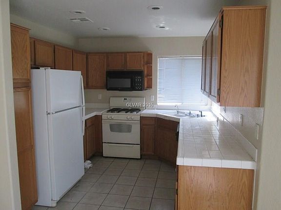 5th image of 619 Stonehurst Dr