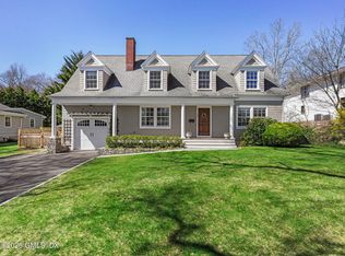 14 Pond Pl, Cos Cob, CT 06807