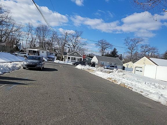 4th image of 141 Summit Ave