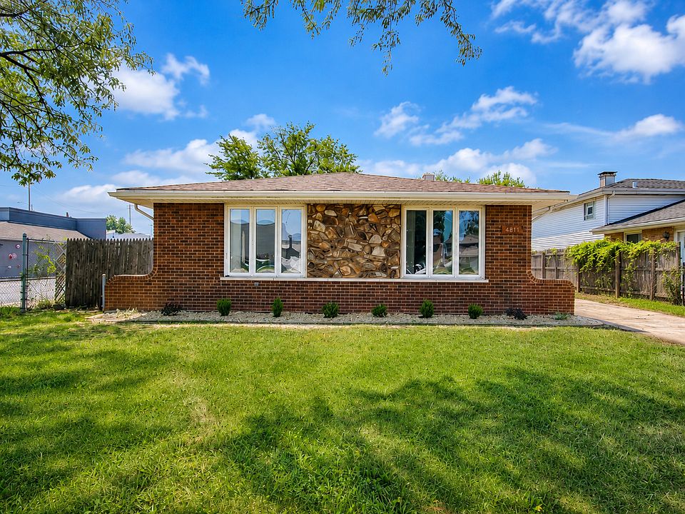 1st image of 4811 W 121st Pl