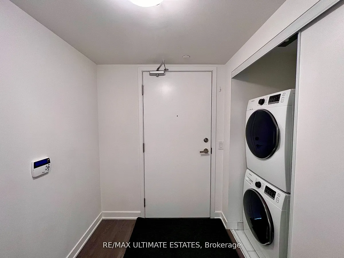 Building Photo - 195 Redpath Ave #3016