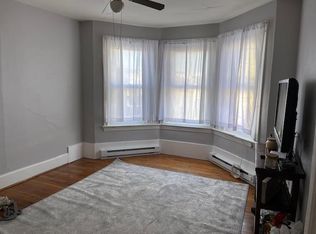 201 S Main St APT 2, Nazareth, PA 18064