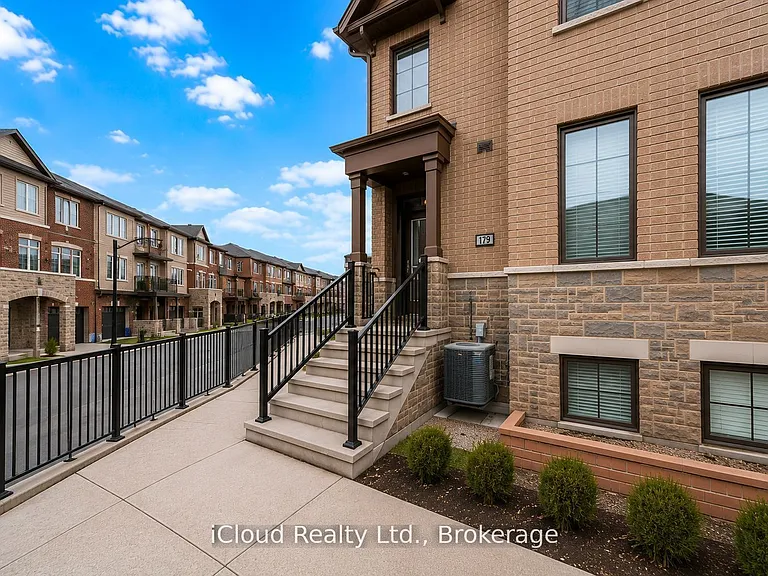 445 Ontario St N #103 — Photo 2